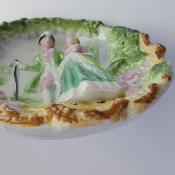 Vintage Hand Painted Victorian Couple 3D Decor Art - Picture 6 of 8